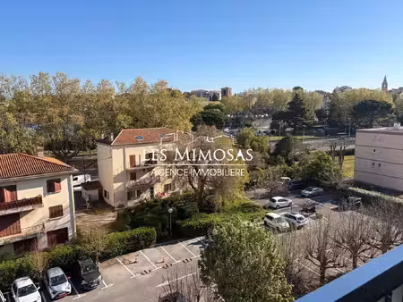 frejus  appartement 2 pièces de 36m² avec loggia  parking et cave