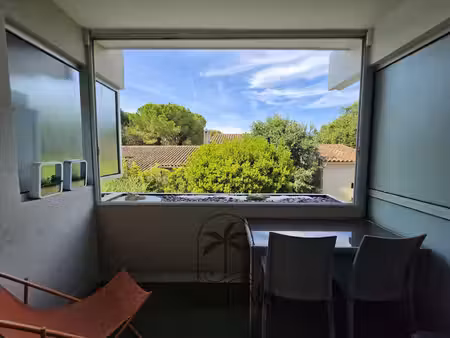 studio avec terrasse et ascenseur à sanary