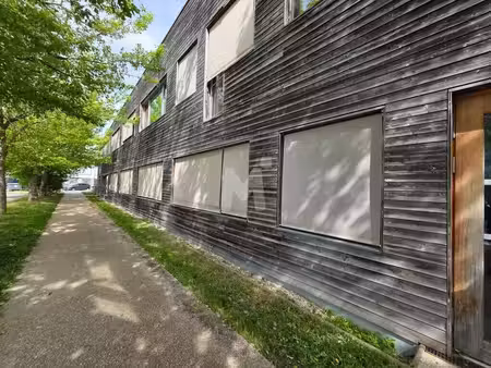 vente bureaux savigny le temple 77176 884m²
