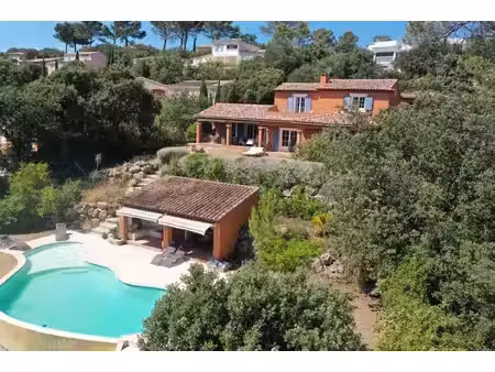 a saisir  charmante maison individuelle plus 2me maison d'amis