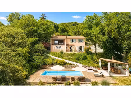 charmante villa avec piscine et vue panoramique jusqu'à la méditerranée dans le pays de...
