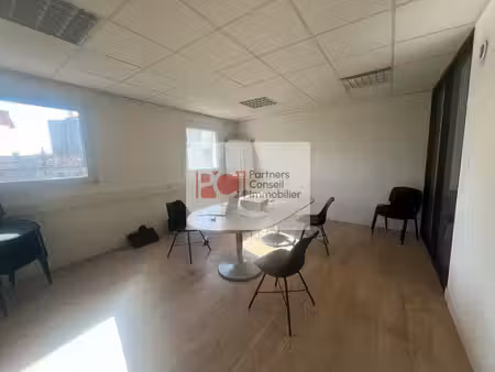 vente bureaux nîmes 30900 80m²