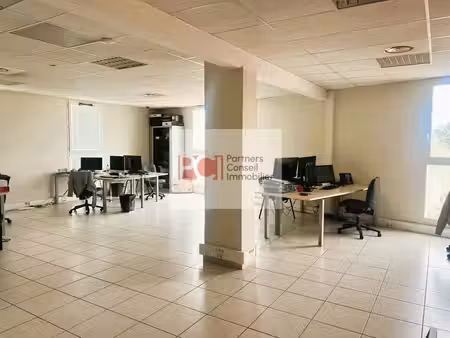 vente bureaux nîmes 30900 176m²