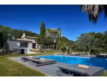 superbe bastide avec piscine et héliport à gassin