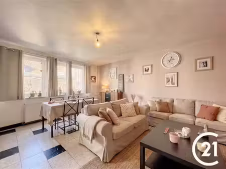 appartement à vendre avec terrasse et 2 chambres   ciney (vbe61707)