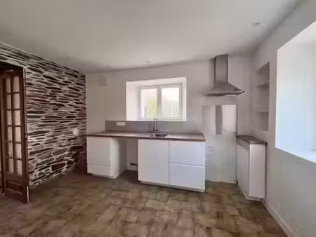 location maison 4 pièces 121.18 m² à guerlédan (22530)  847 €