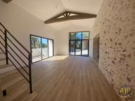 location maison 5 pièces 182.05 m² à corcoué-sur-logne (44650)  1 390 €