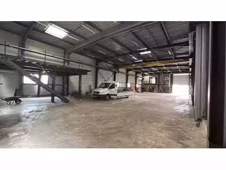 vente local d’activités 800m²