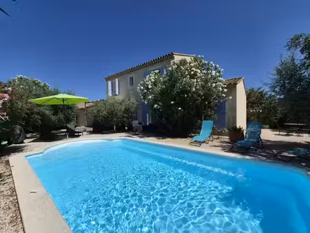 cheval-blanc – villa récente avec piscine  4 chambres et calme absolu