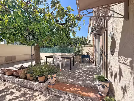 maison montfavet   4 chambres  jardin.