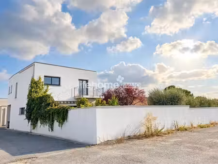 belle villa t5 de 133 m² avec piscine