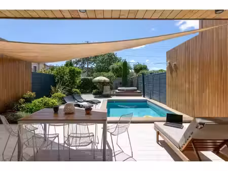 maison haut de gamme avec piscine et suites