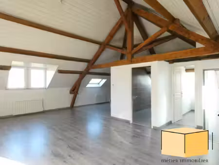 splendide logement type 3 offrant 79.14 m² habitables au deuxi?