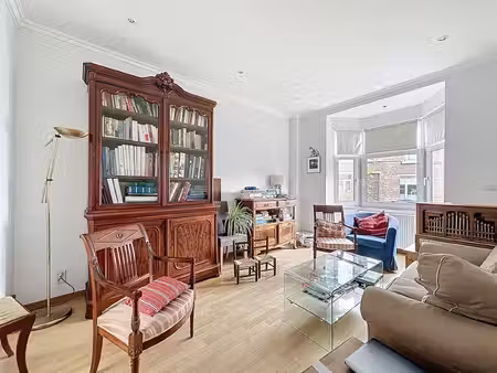 maison à louer avec garage et terrasse   uccle (vbe62008)