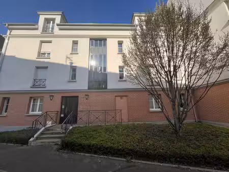 appartement t3 63m² - beauvais - 760.1.1.8