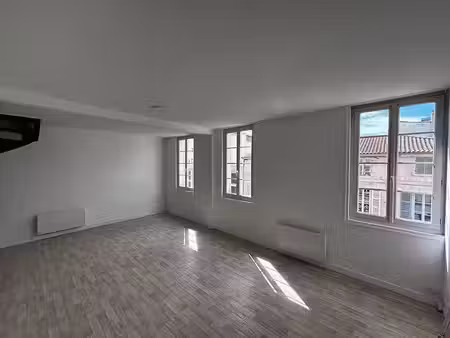 vente appartement 4 pièces 83 m² à rochefort (17300)  181 050 €
