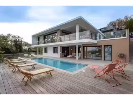 maison de luxe de 6 pièces en location à chambéry  auvergne-rhône-alpes