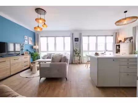appartement 3ch rénové peu de charges et peb améliorable !!
