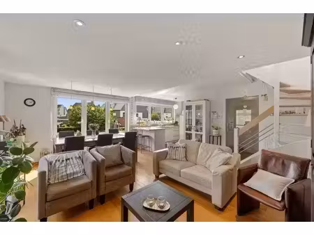 duplex lumineux et énergetique avec terrasse et parking
