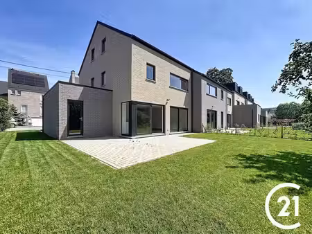 maison 3 façades avec garage proche du bord de meuse
