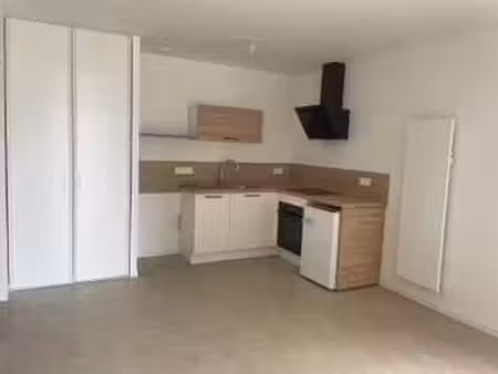 location appartement 2 pièces à beaurepaire (85500) : à louer 2 pièces / 33m² beaurepaire