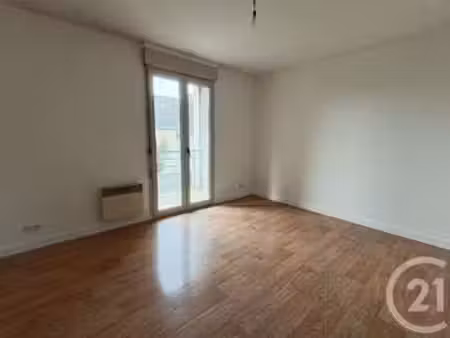 location appartement 2 pièces à évron (53600) : à louer 2 pièces / 41m² évron