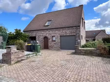 jolie maison familiame avec garage et jardin a hannut