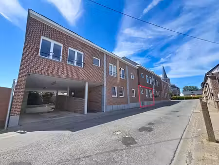 rez-de-chaussée 2ch avec terrasse et cave  proche de tout