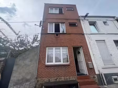 maison à haut potentiel avec jardin idéalement située !