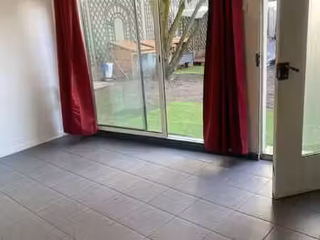 location appartement 3 pièces à montreuil (93100) : à louer 3 pièces / 45m² montreuil