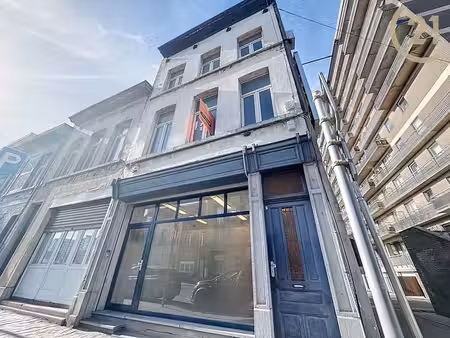 immeuble à rénover avec potentiel  proche des commodités !