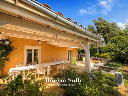 maison de luxe à vendre à jassans-riottier