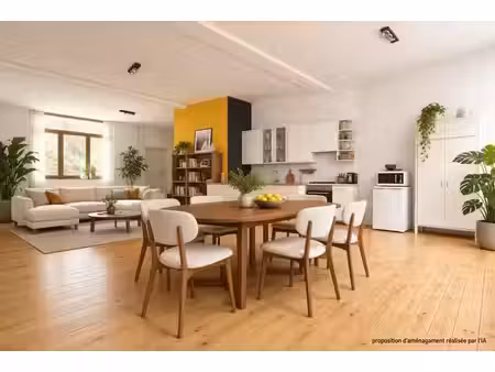 belle arrière maison/triplex actuellement affectée en 2 loft