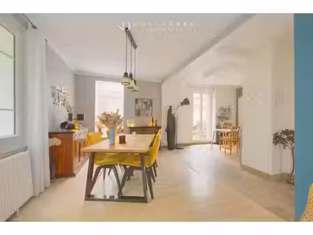 maison de luxe à vendre dans le quartier l'ile de la roche