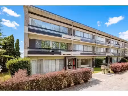 appartement bien situé avec place de garage à edegem