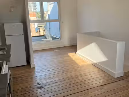 appartement 2 chambres anderlecht  parquet bois clair