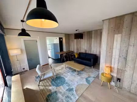 superbe penthouse meublé avec terrasse et vue panoramique.