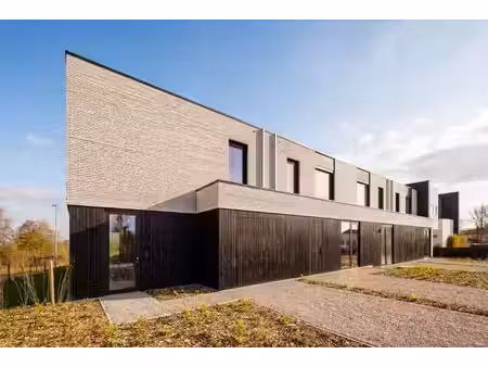 maison familiale moderne à marke