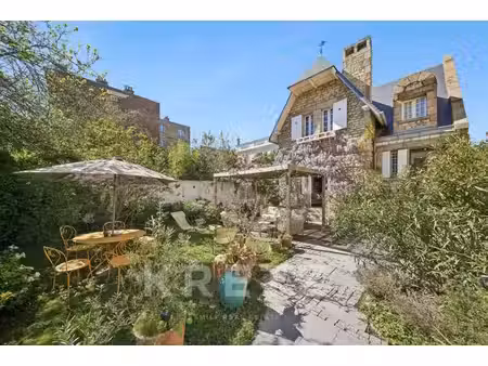 maison de luxe à vendre dans le quartier bellevue