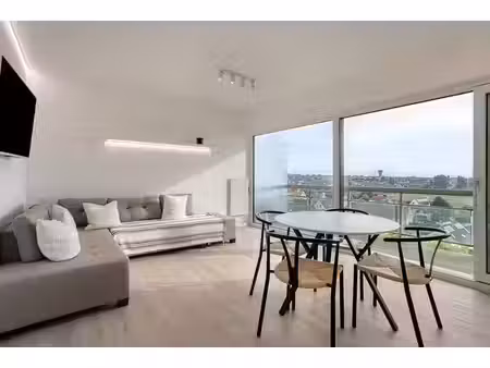studio entièrement rénové avec vue panoramique