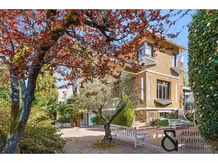 maison de luxe à vendre dans le quartier rond-point route de paris