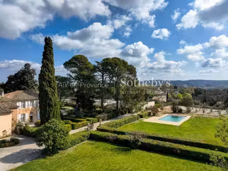 maison de luxe à vendre dans le quartier plateau de puyricard-la trévaresse