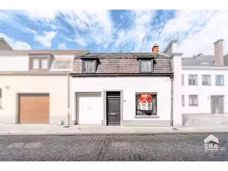 maison à rénover avec 4 chambres  emplacement idéal