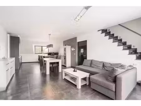 duplex 2 ch.  terrasse et parking à erembodegem