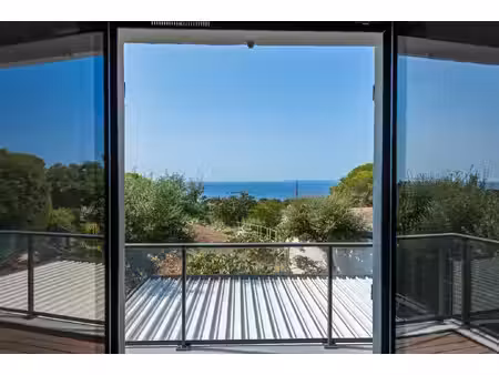 villa de luxe à vendre dans le quartier plateau notre dame nord