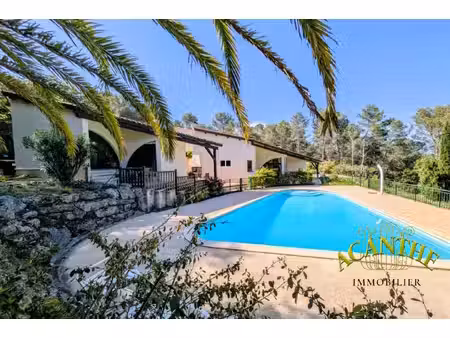 villa de luxe à vendre dans le quartier est nord est et sud est