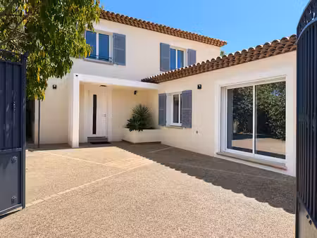 vente maison 7 pièces 260 m² à six-fours-les-plages (83140)  1 790 000 €