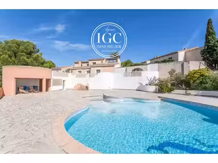 villa de luxe à vendre dans le quartier le brulot-valapoux