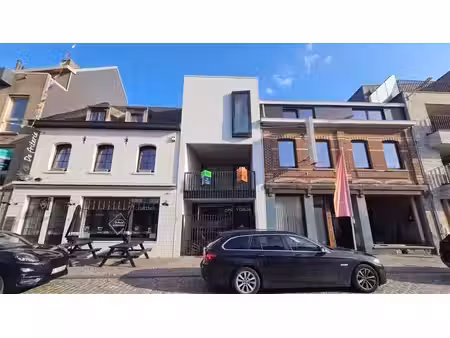 appartement moderne avec ascenseur privé et fantastique terr
