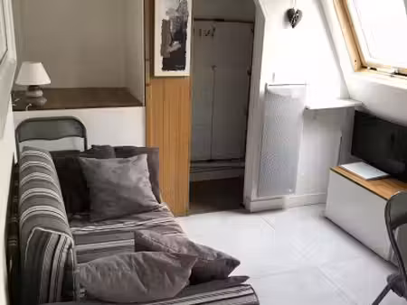 studio / 18m² / sentier (ligne 3)